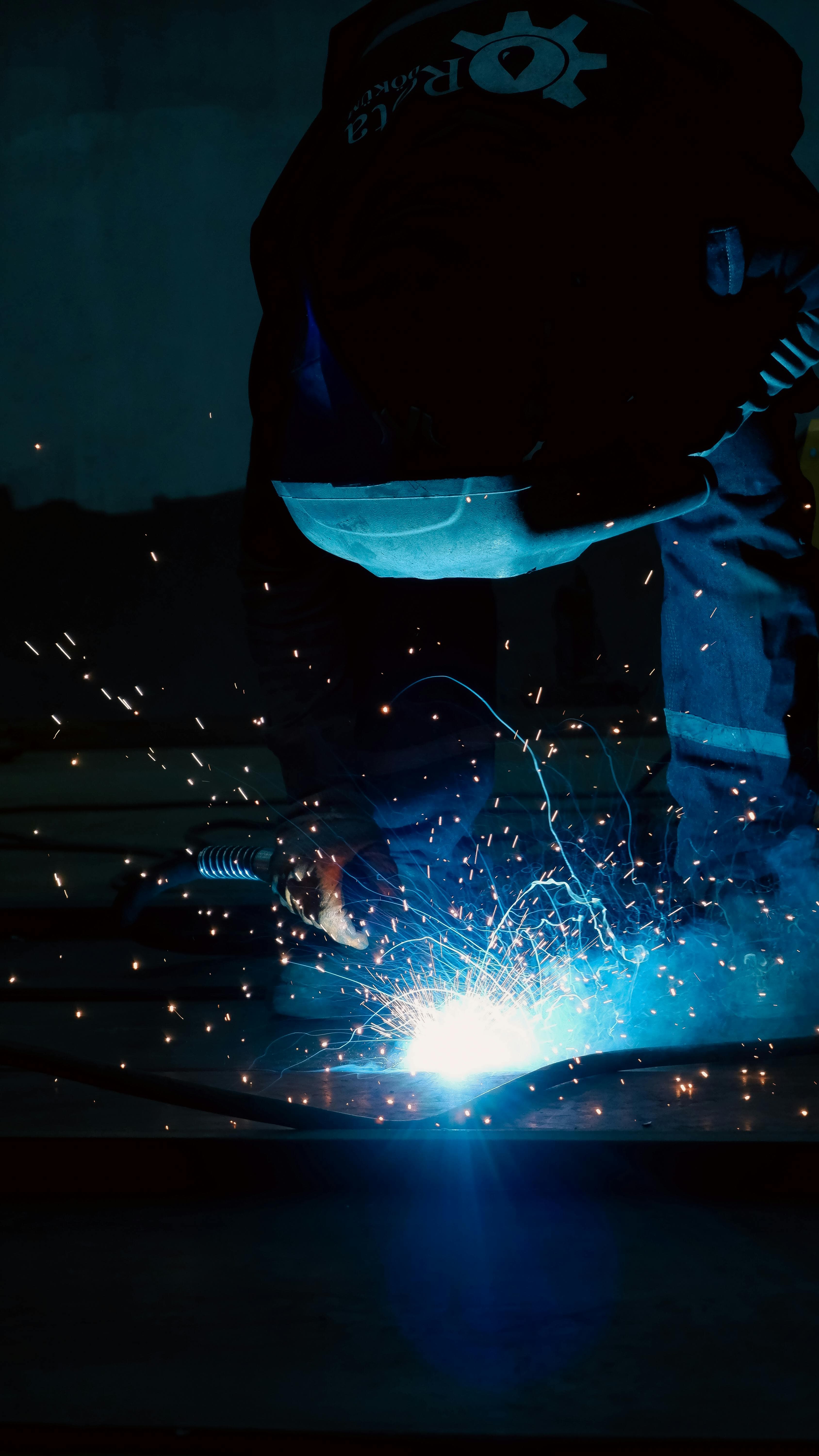 Compressed air, industrial gases and services